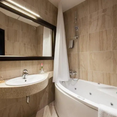 Amberton Hotel ванная