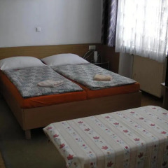 Отель HappyHostel Стандартный номер с различными типами кроватей фото 12