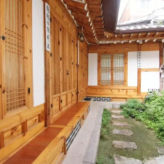 Отель Irang Hanok Guesthouse Южная Корея, Сеул - отзывы, цены и фото номеров - забронировать отель Irang Hanok Guesthouse онлайн балкон