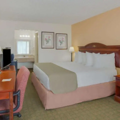Отель Days Inn by Wyndham Asheville West комната для гостей фото 5