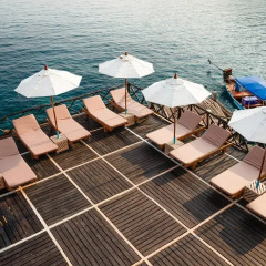 Отель Mango Bay Boutique Resort бассейн
