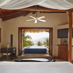 Отель Thompson Zihuatanejo 5* Люкс с различными типами кроватей фото 7