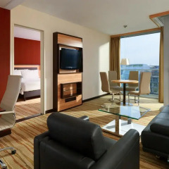 Отель Courtyard by Marriott Düsseldorf Hafen Германия, Дюссельдорф - отзывы, цены и фото номеров - забронировать отель Courtyard by Marriott Düsseldorf Hafen онлайн комната для гостей фото 4