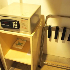 Отель Drop Inn Bangkok Бангкок сейф в номере