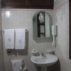 Hotel Columbia 2* Стандартный номер с 2 отдельными кроватями