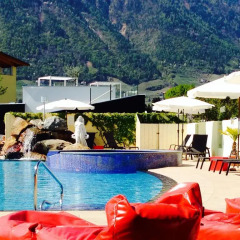Отель Schlosshof Charme Resort – Hotel & Camping Италия, Лана - отзывы, цены и фото номеров - забронировать отель Schlosshof Charme Resort – Hotel & Camping онлайн бассейн