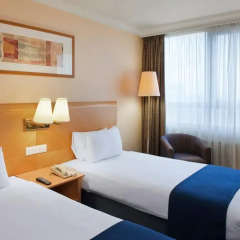 Отель Holiday Inn London Kensington Forum 4* Стандартный номер с 2 отдельными кроватями фото 3