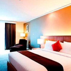 Отель Royal Princess Larn Luang 4* Улучшенный номер с различными типами кроватей фото 5