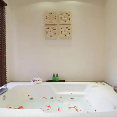 Отель Aquamarine Resort & Villa 4* Вилла с разными типами кроватей фото 17