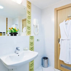 Гостиница East Gate 4* Номер Делюкс с двуспальной кроватью фото 8