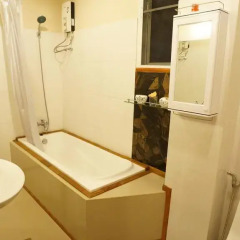 Отель Golden Pool Villas Ланта ванная фото 2
