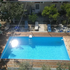 Creta Hostel бассейн фото 3