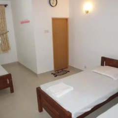 Отель Mayura Rest Inn комната для гостей фото 2