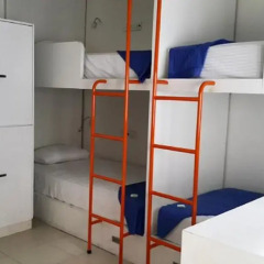 Отель Hangover Hostels Seeduwa Кровать в общем номере с двухъярусной кроватью фото 3