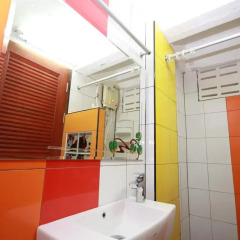 Апартаменты Khun Noy Apartment Бангкок ванная