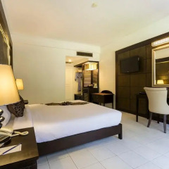 Отель Amora Beach Resort Phuket 4* Улучшенный номер разные типы кроватей фото 3