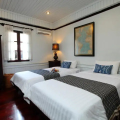 Отель Cafe de Laos Inn 3* Улучшенный номер с двуспальной кроватью