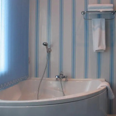 Гостиница -отель Inshinka-SPA в Туле 3 отзыва об отеле, цены и фото номеров - забронировать гостиницу -отель Inshinka-SPA онлайн Тула ванная фото 3