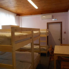 Hostel Tambovsky Volk Кровать в общем номере с двухъярусными кроватями
