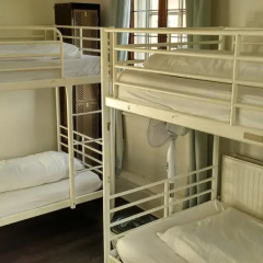 The Walrus Bar and Hostel Кровать в общем номере с двухъярусной кроватью фото 8