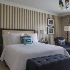 Four Seasons Hotel Prague 5* Номер Делюкс с двуспальной кроватью фото 2