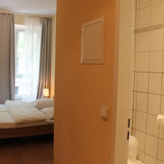 Отель Am Sendlinger Tor 3* Кровать в общем номере фото 4