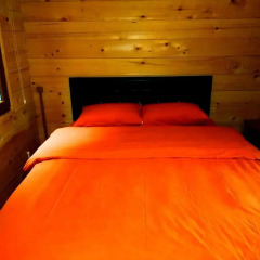 Отель Com Motel сейф в номере