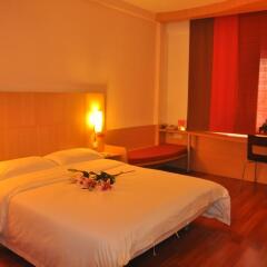 Zhongshan The Center Hotel 3* Стандартный номер с двуспальной кроватью фото 4