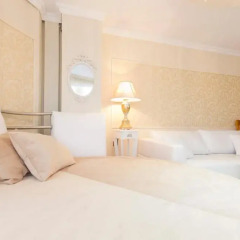 Отель Penthouse Suites Полулюкс фото 14
