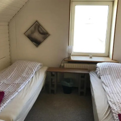 Отель Rundvejen Apartment with private garden Дания, Алборг - отзывы, цены и фото номеров - забронировать отель Rundvejen Apartment with private garden онлайн комната для гостей фото 2