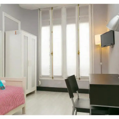 Отель B&B Hi Valencia Cánovas 3* Номер с общей ванной комнатой с различными типами кроватей (общая ванная комната) фото 10