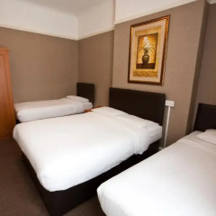 Newham Hotel 2* Стандартный семейный номер с двуспальной кроватью фото 9