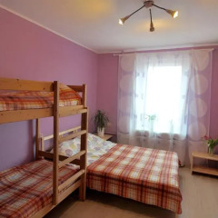 Hostel Dobryij Стандартный семейный номер с двуспальной кроватью (общая ванная комната)