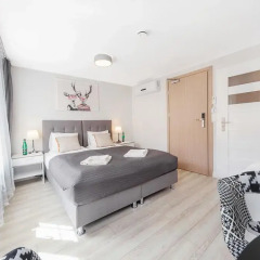 Отель Six Suites сейф в номере