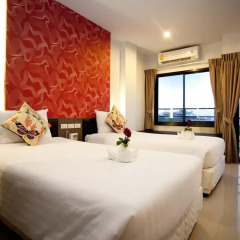 Chill Patong Hotel 3* Улучшенный номер с двуспальной кроватью фото 2