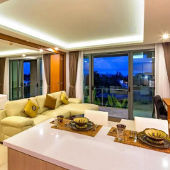 Отель At The Tree Condominium Phuket Номер Делюкс с двуспальной кроватью фото 19