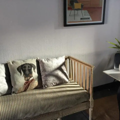 Отель B&B D&F Suites Brussels с домашними животными