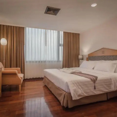Grand Tower Inn Rama VI Hotel 3* Номер Делюкс с различными типами кроватей