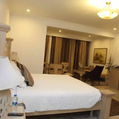 Отель Diplomat 4* Номер Делюкс