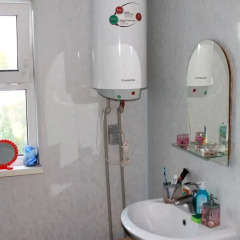 Гостиница Guest House Ksenia Украина, Бердянск - отзывы, цены и фото номеров - забронировать гостиницу Guest House Ksenia онлайн ванная фото 2