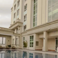 Отель The Manor Luxury 1BR Apartment Center Вьетнам, Хошимин - отзывы, цены и фото номеров - забронировать отель The Manor Luxury 1BR Apartment Center онлайн бассейн фото 2