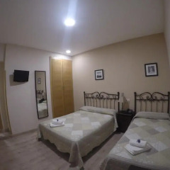 Отель Hostal El Pilar Стандартный номер с двуспальной кроватью фото 8