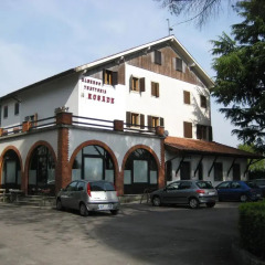 Отель Albergo Ristorante Rosade Таваньякко парковка