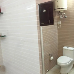 Отель OYO Rooms Gaffar Market 1 ванная