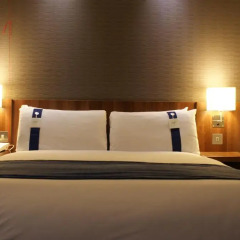 Отель Holiday Inn Express London Stratford 3* Стандартный номер с различными типами кроватей фото 2
