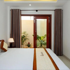 Отель Azalea Homestay 2* Улучшенный номер с различными типами кроватей фото 7