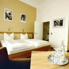 Hotel Deutsches Haus 3* Улучшенный номер с двуспальной кроватью фото 6