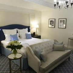 Отель The Waldorf Hilton 4* Представительский номер с двуспальной кроватью