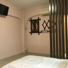 The Grand Palace Hostel удобства в номере