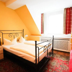 Отель Pension/Guesthouse am Hauptbahnhof Стандартный номер с двуспальной кроватью (общая ванная комната) фото 12